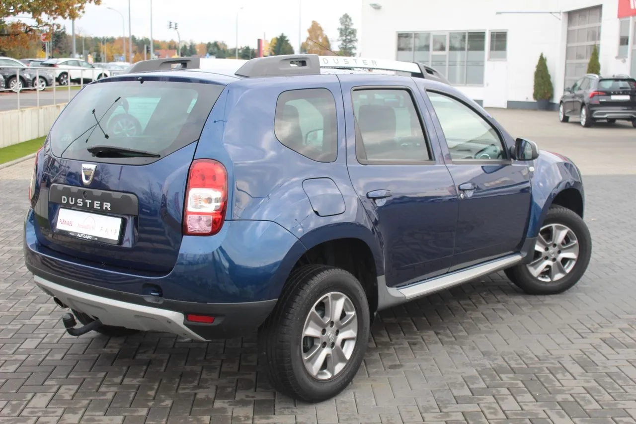 Dacia Duster 1.6 SCe Celebration 4x2...  Image 4