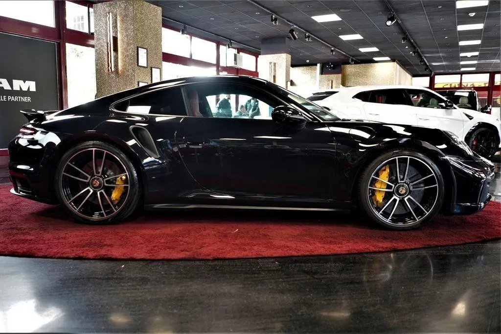 PORSCHE 911 Turbo S Coupé Image 6