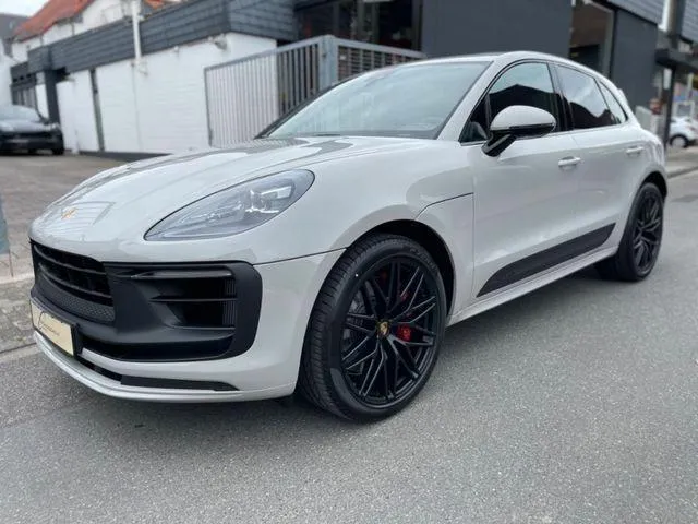 PORSCHE Macan Image 3